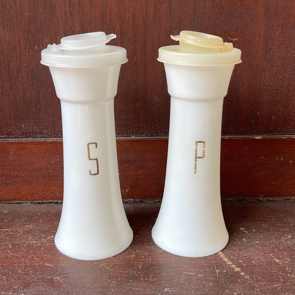 Tupperware Other - Vintage Tupperware salt and pepper shakers